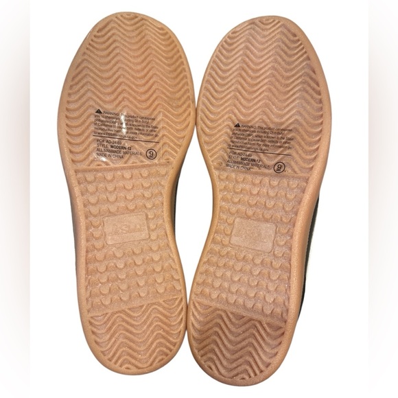 La Sheelah Modern White Stripe Detail Sneaker Size 9 Black Lace Up Round Toe - Picture 8 of 12